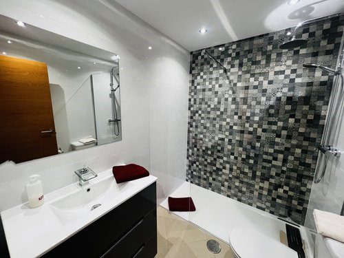 Lonrah Hacienda Riquelme Golf Resort HR132 bathroom 01