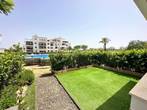 HR288 swimming pool view