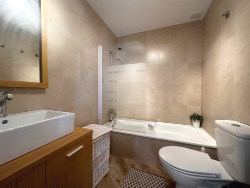 Hacienda Riquelme Golf Resort Apartment - HR256 22 property hr256 bathroom