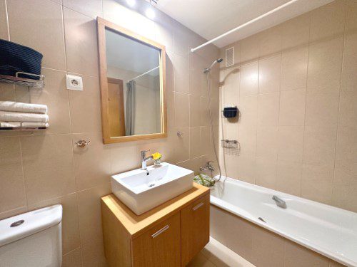 Hacienda Riquelme Ground Floor Apt - HR303 25 HR303 bathroom 2