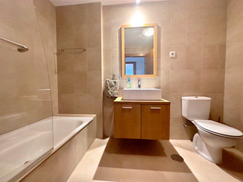 Hacienda Riquelme Ground Floor Apt - HR305 16 HR305 bathroom