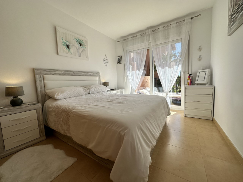 MM020-bedroom