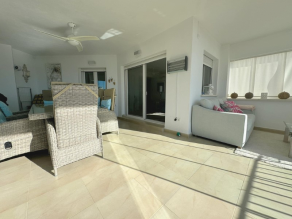 LT050 living room large