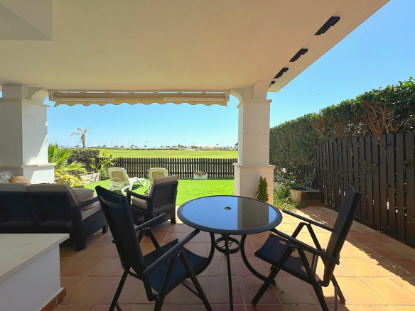 MM032 furnished terrace