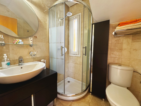 MM033 bathroom walk in shower