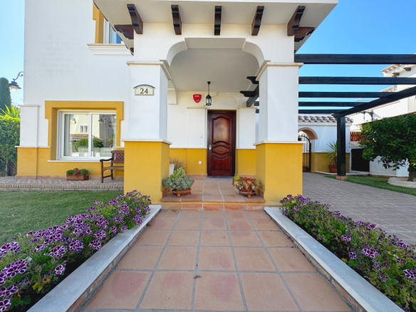 MM033 front entrance