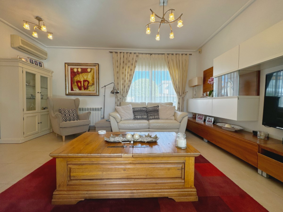 MM033 fully furnished living room