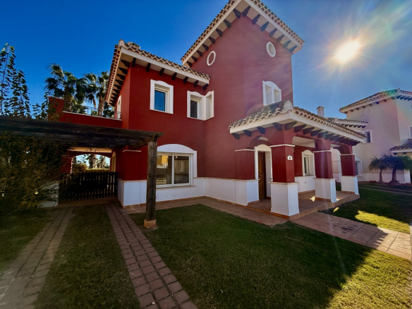 MM044 front of property