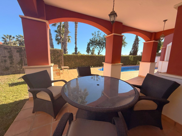 MM044 furnished terrace