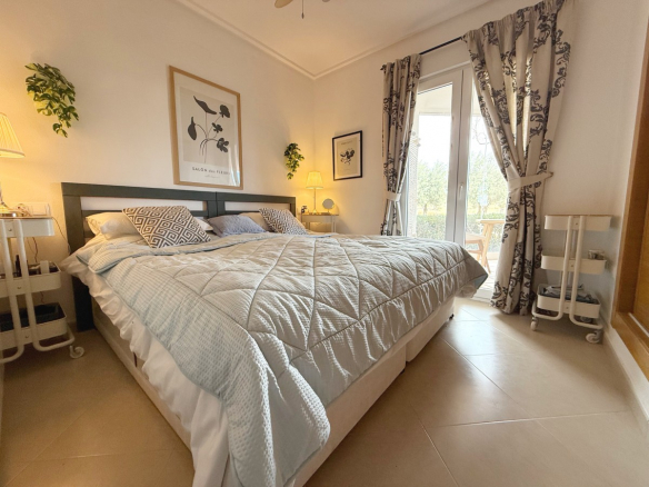 HR494 master bedroom