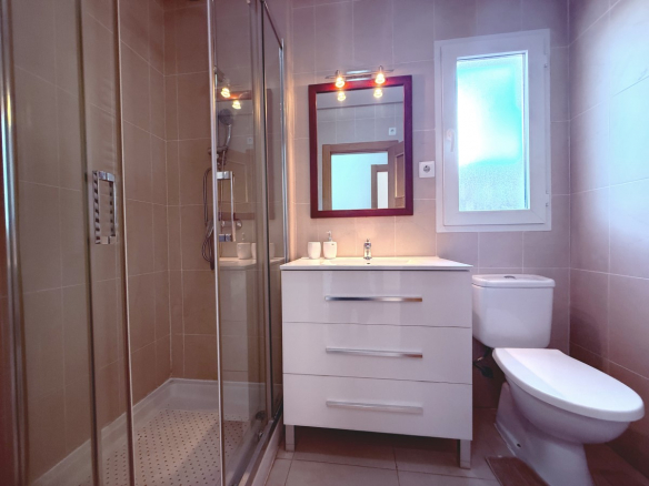 LT064 bathroom walk in shower