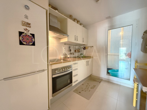 TST000 large kitchen