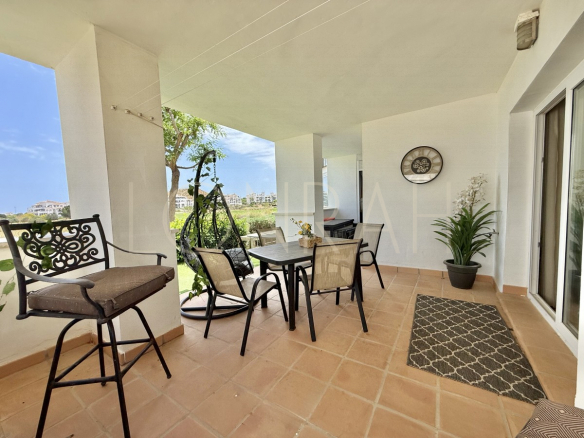 HR523 furnished terrace