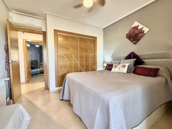 HR536 15 master bedroom