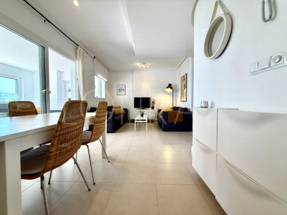 HR542 10 dining area