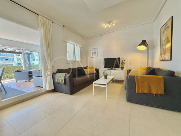 HR542 12 living room 2