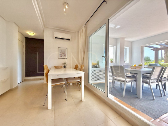 HR542 14 patio to outside