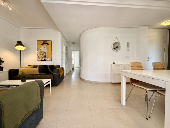 HR542 9 living dining area