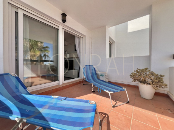 TT027 terrace furnished