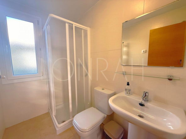 MM053 bath2
