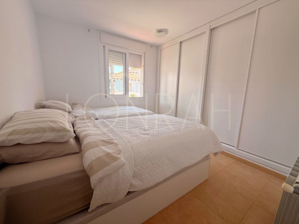 MM053 bedroom