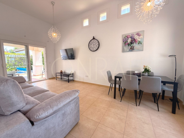 MM053 living area