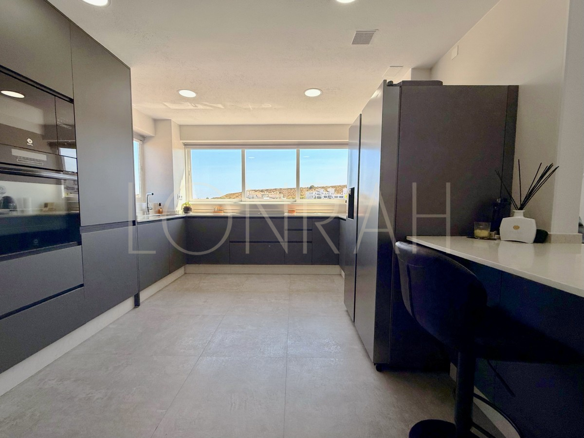 Photo 15 8 25 18 42 42