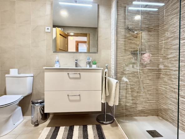 LT068 bathroom