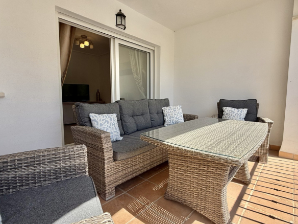 LT068 furnished balcony 2