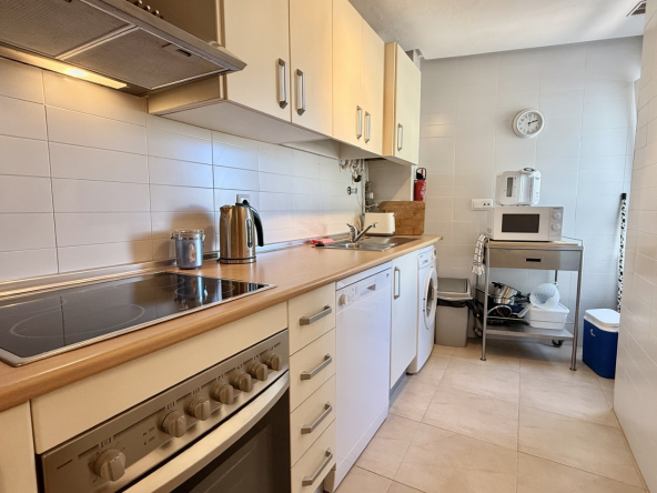 LT068 kitchen