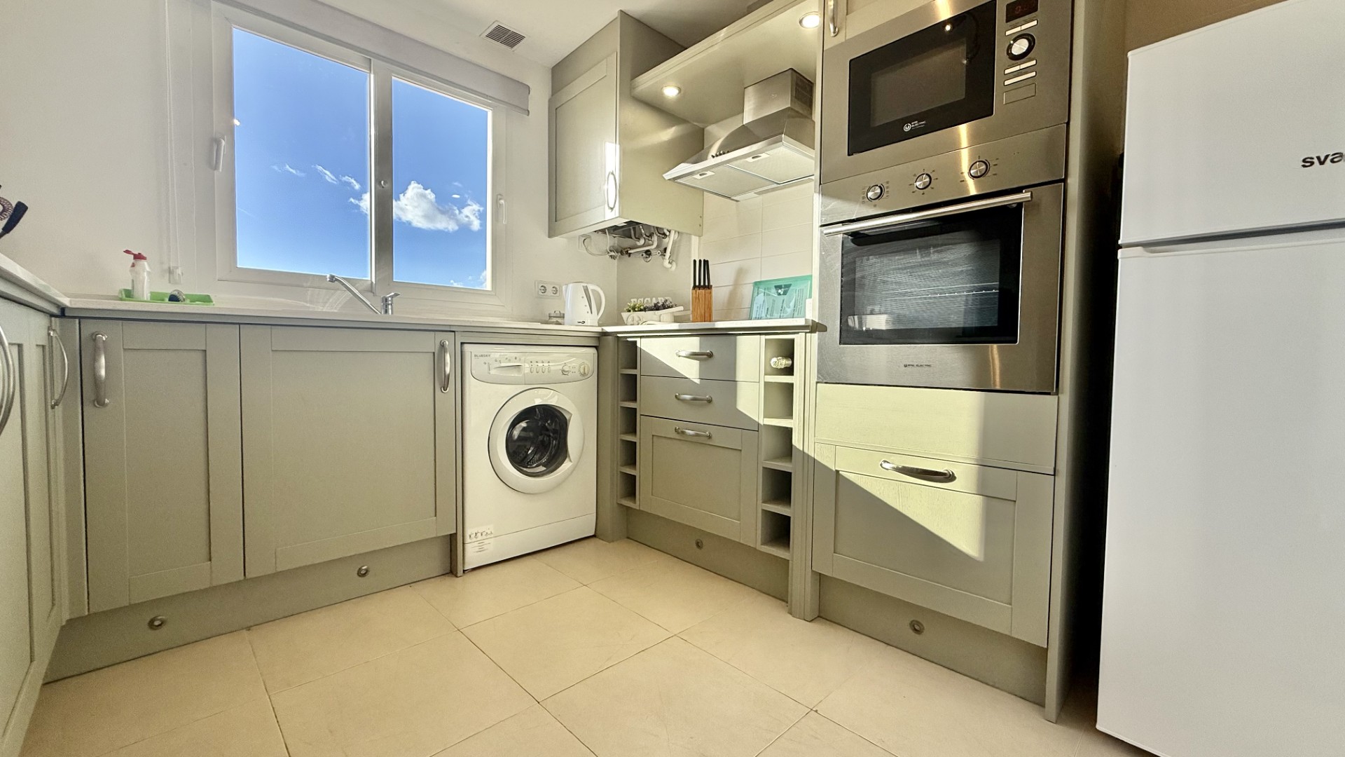 HR581 1Main HR581 1Main