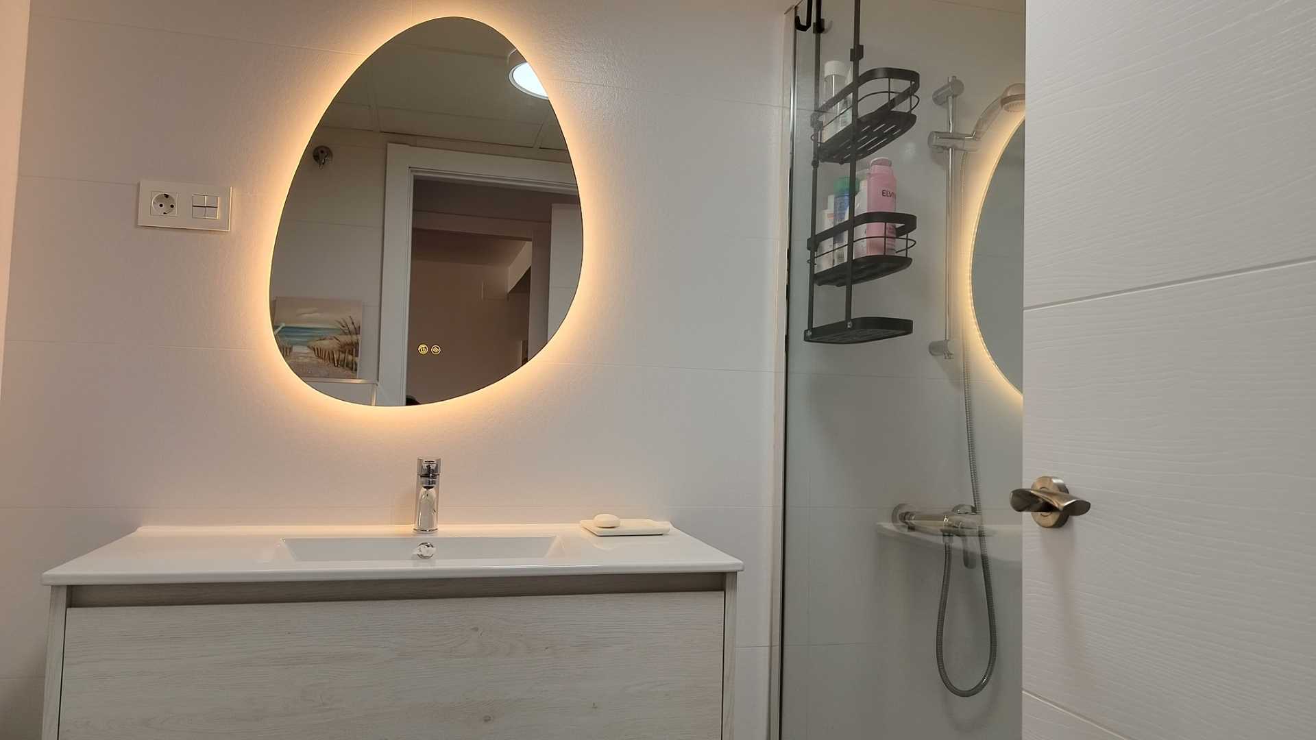MM060 bathroom